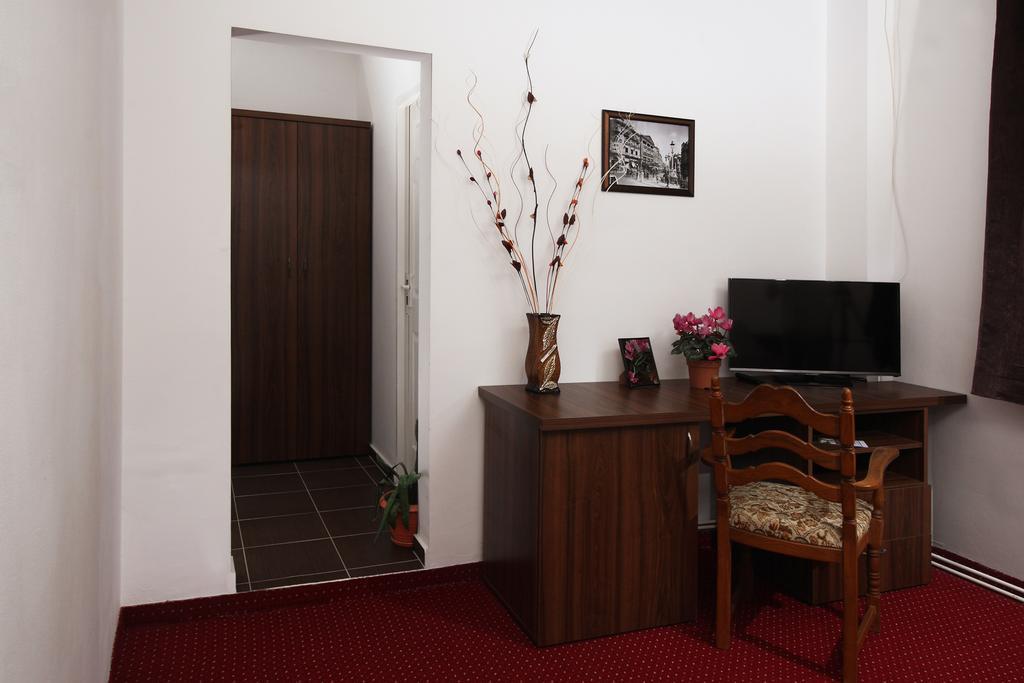 Pensiunea Floare De Colt Hotel Herkulesfürdő Kültér fotó